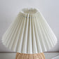 Frendorf | RattaLume Nordic LED Tischlampe | Geflochtenes Rattan & Faltstoffschirm | Stimmungslicht | Deko fürs Schlafzimmer