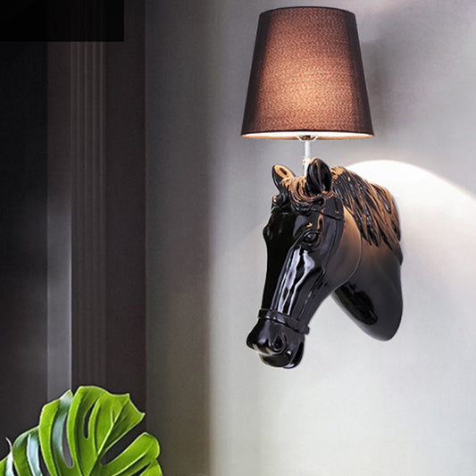 Frendorf | 1 Glühbirne Pferde-Wandleuchte Klassisch Schwarz/Weiß Harz Wandmontierte Lampe mit Kegelstoffschirm