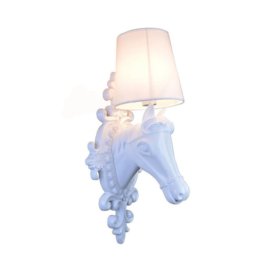 Frendorf | 1 Glühbirne Pferde-Wandleuchte Klassisch Schwarz/Weiß Harz Wandmontierte Lampe mit Kegelstoffschirm