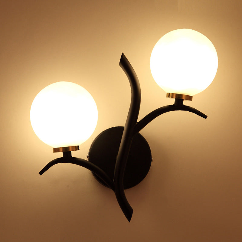 Frendorf | 2 Lampen Witte Glas Wandlamp Moderne Goud/Zwarte Globe Eettafel Wandlamp Licht met Takvormigem Arm