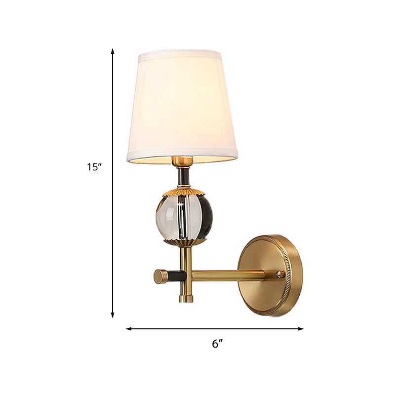 Frendorf | Gold konische wandmontage lamp traditionele witte stof 1/2 hoofden entree wandlamp met kristallen bal
