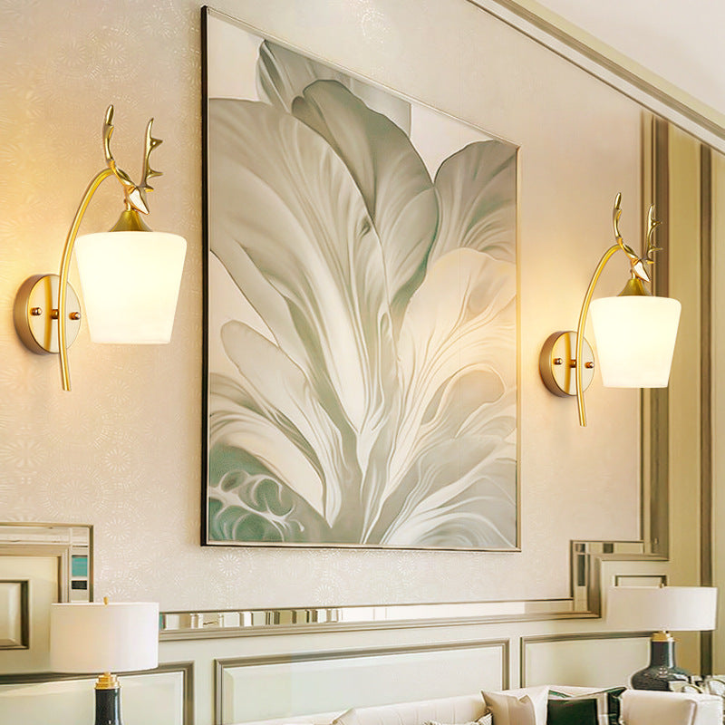 Frendorf | 1 Lichtmetalen Wandverlichting Landelijk Zwart/Goud Hertje Woonkamer Wandlamp met Frosted Glazen Schaduw