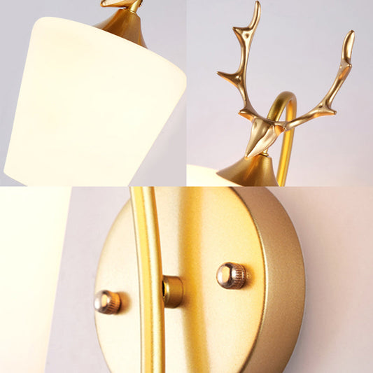 Frendorf | 1 Lichtmetalen Wandverlichting Landelijk Zwart/Goud Hertje Woonkamer Wandlamp met Frosted Glazen Schaduw