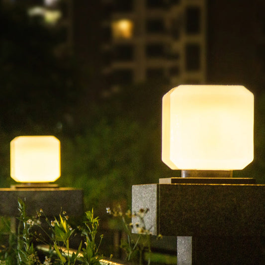 Acrylwürfelförmige Straßenlaterne Nordic Weiß Solar LED Pfostenlampe für den Garten