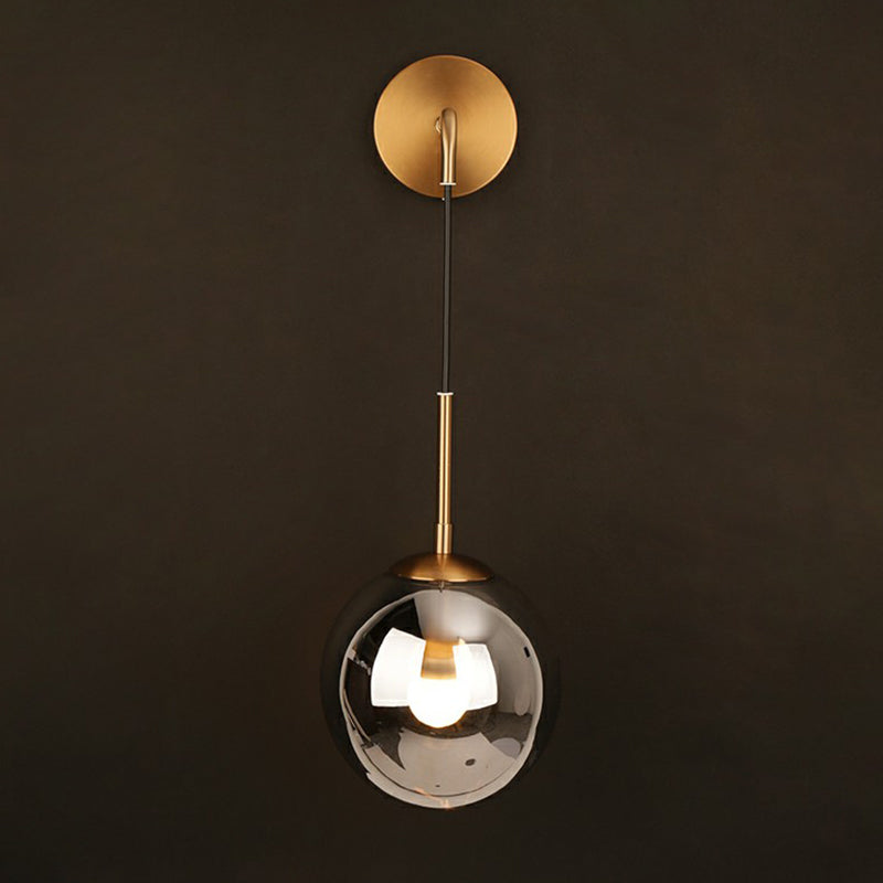 Frendorf | Silberne Glasball Wandlampe Einfache Einzelne Messing Wandmontierte Leuchte für Schlafzimmer
