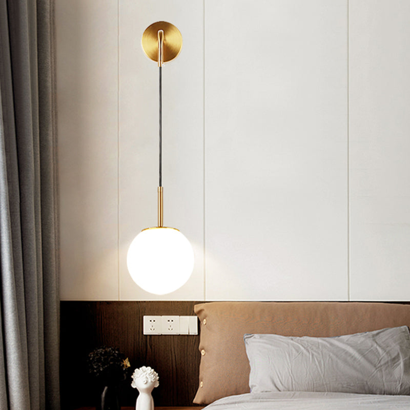 Frendorf | Opal Glas Sferische Wandlamp Fixture Simpliciteit 1 Bulb Wandlamp Sconces voor Slaapkamer