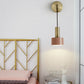 Frendorf | Postmoderne Kleine Wandhängende Lampe Metallic Einzel-Glühbirne Nachttisch Lesewandlampe