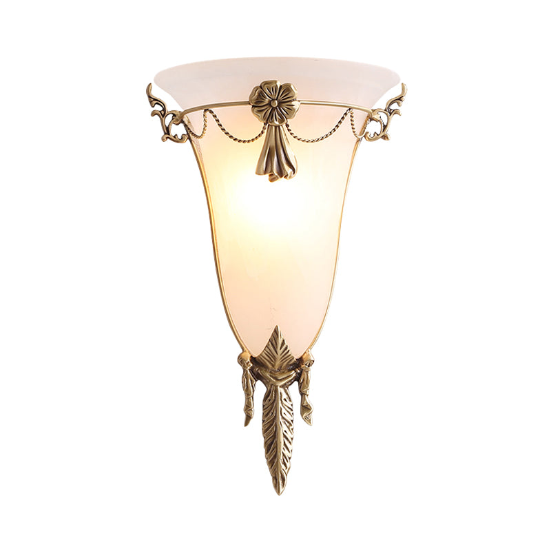 Frendorf | 9.5"/12.5" Breite Trompeten-Flare Wandleuchte Traditionelles Weißglas 1 Kopf Messing Wandleuchten für Wohnzimmer