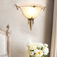 Frendorf | Kegel Wandlamp Traditioneel Wit Glas 1 Kop Messing Wandlamp Verlichting voor Woonkamer, 10"/13" Breed