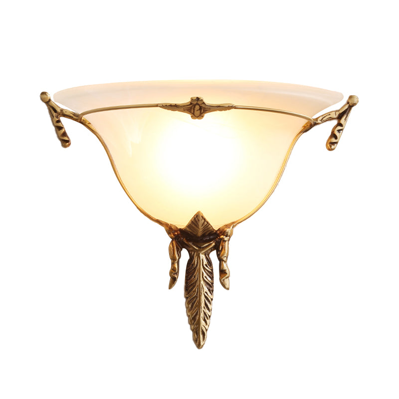 Frendorf | Kegel Wandlamp Traditioneel Wit Glas 1 Kop Messing Wandlamp Verlichting voor Woonkamer, 10"/13" Breed