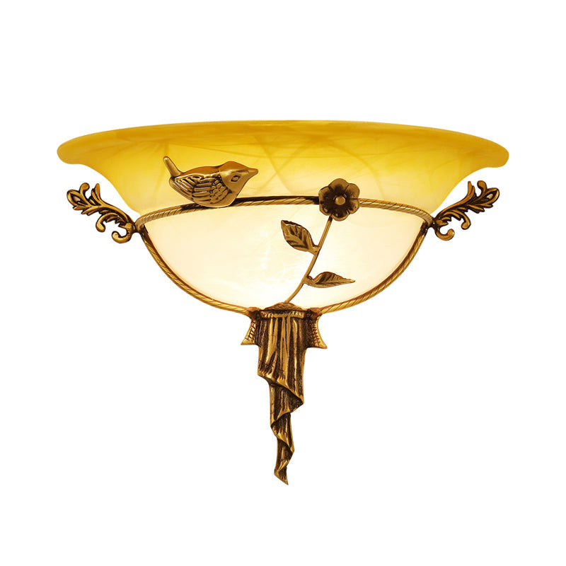 Frendorf | 1 Glühbirne Breite Flare Wandlampe Tradition Weiß/Gelbes Glas Wandleuchte mit Blumen-Deko nach Links/Rechts