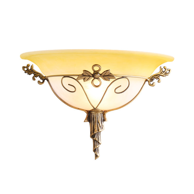 Frendorf | Traditionele Trompet Wandlamp Witte/Gele Glas 1 Lamp Muur Gemonteerde Verlichtingsarmatuur met Blad Deco voor Trap