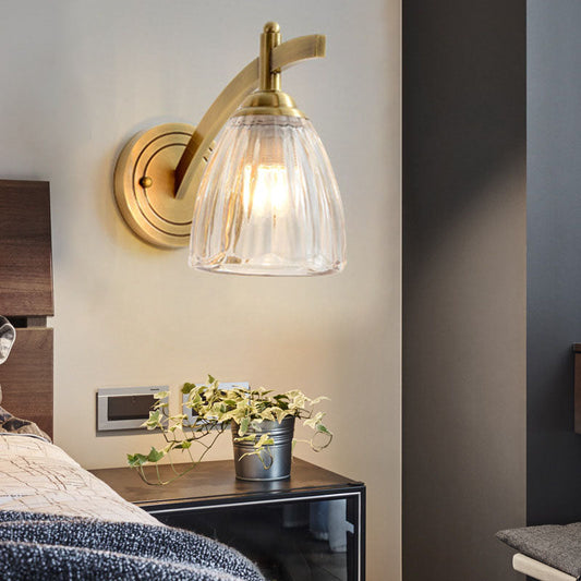 Frendorf | 1 Glühbirne Kegel Wandleuchte Traditionelles Metall Wandbeleuchtung Fixture in Gold mit geripptem Glasschirm für Nachttisch