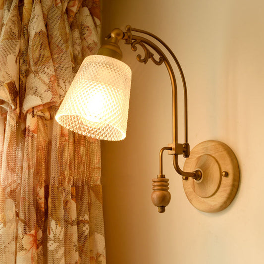 Frendorf | 1 Glühbirne Kegel Wandleuchte Tradition Prismen Glas Wand Lichtarmatur in Messing mit gebogenem Arm