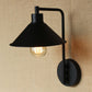 Frendorf | Konische Nachttischleseleuchte Retro Metall 1-Licht Schwarze Wandmontierte Lampe mit Rollkante