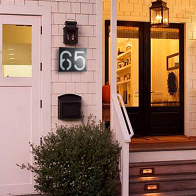 Frendorf | LumenSign Solar LED Wandleuchte | Türschild mit RGB-Beleuchtung | Außenleuchte | Modernes Design