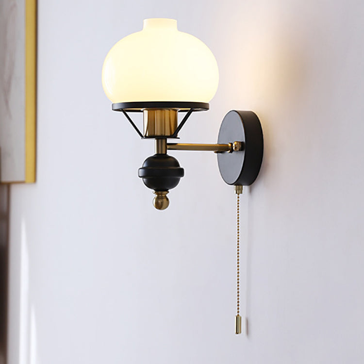 Frendorf | GeoLuxe Französische Geometrische Wandlampe | Eisen & Glas | 1-Licht Design für Wohnzimmer