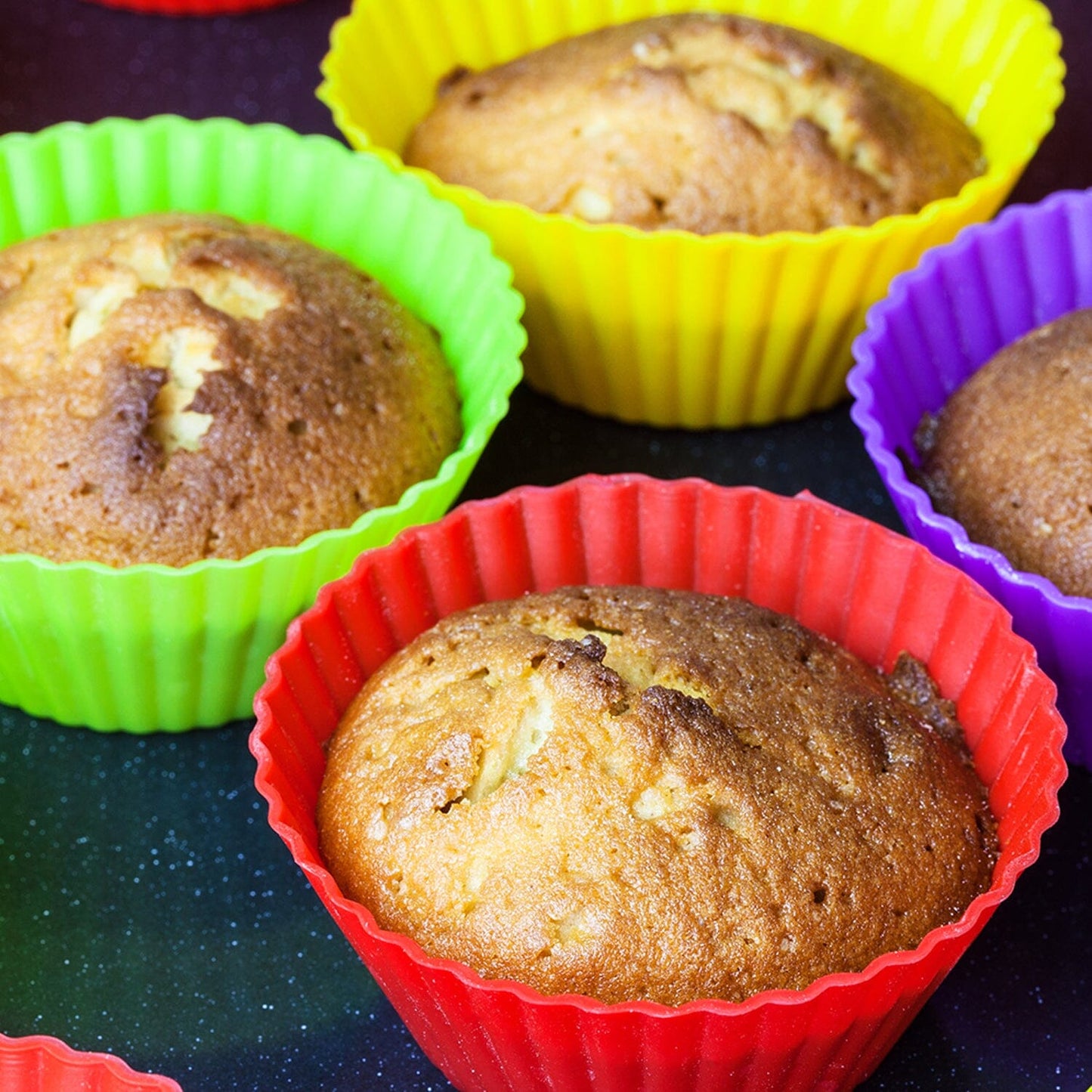Frendorf | 24-Pack: Mehrfarbige wiederverwendbare Silikonbackformen für Cupcakes und Muffins