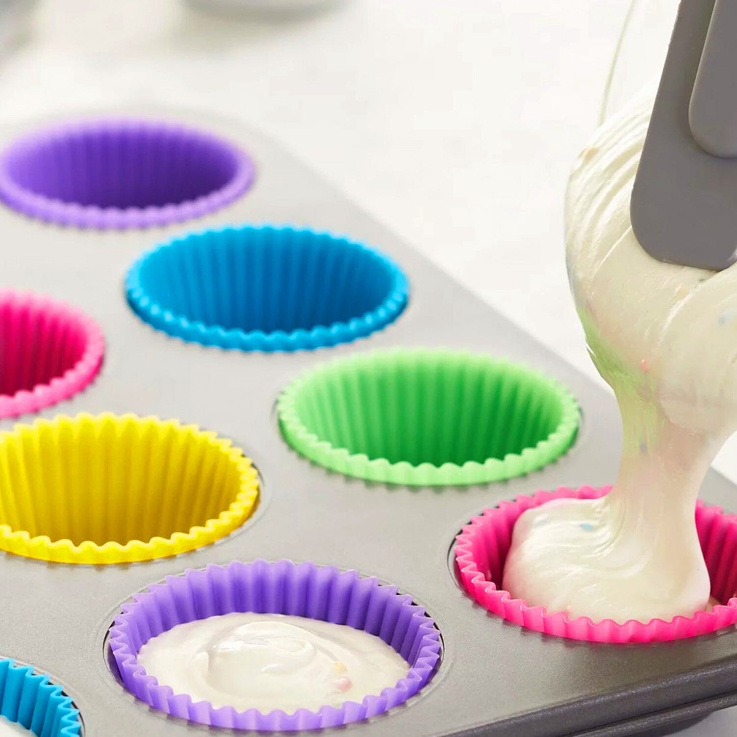 Frendorf | 24-Pack: Mehrfarbige wiederverwendbare Silikonbackformen für Cupcakes und Muffins