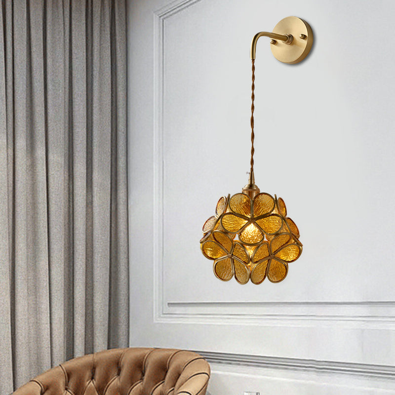 Frendorf | 1 Glühbirne Schlafzimmer Wandschalter Lampe Traditionelle Wandbeleuchtung mit Blumen weiß/rosa/blauem Glas-Schirm