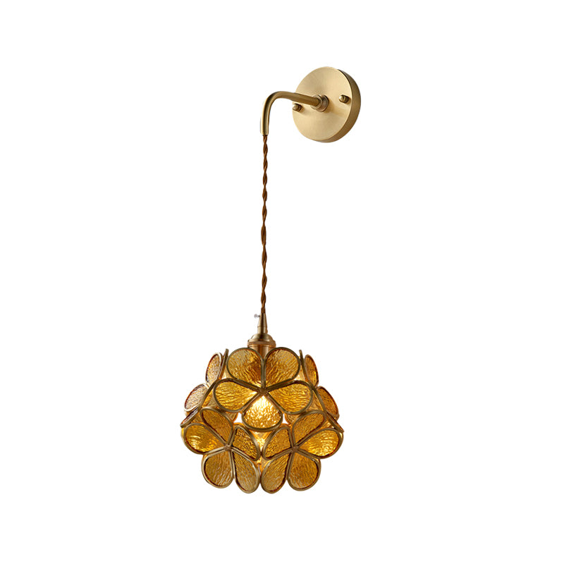 Frendorf | 1 Glühbirne Schlafzimmer Wandschalter Lampe Traditionelle Wandbeleuchtung mit Blumen weiß/rosa/blauem Glas-Schirm