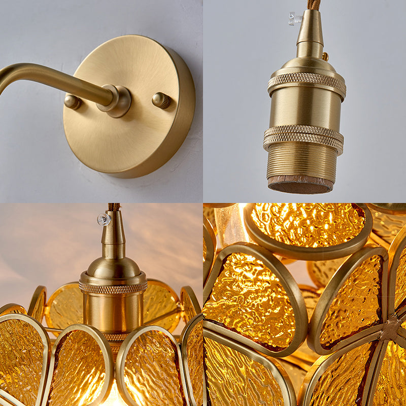 Frendorf | 1 Glühbirne Schlafzimmer Wandschalter Lampe Traditionelle Wandbeleuchtung mit Blumen weiß/rosa/blauem Glas-Schirm