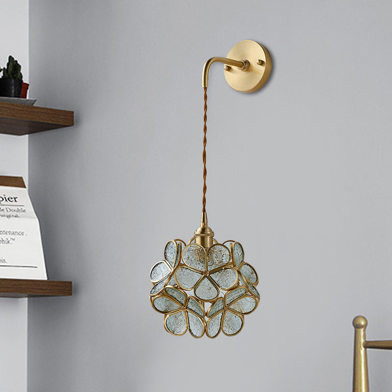 Frendorf | 1 Glühbirne Schlafzimmer Wandschalter Lampe Traditionelle Wandbeleuchtung mit Blumen weiß/rosa/blauem Glas-Schirm