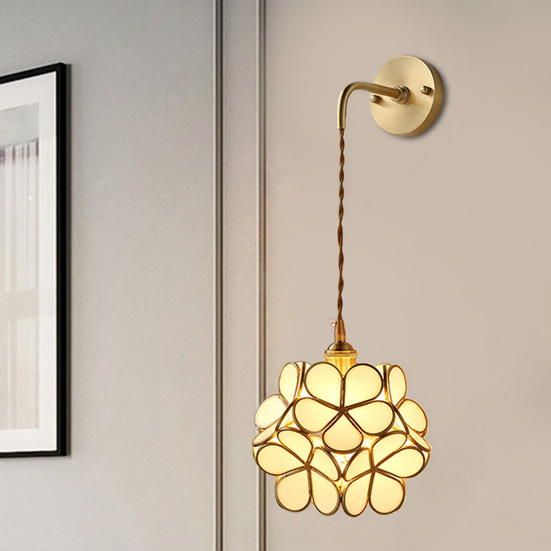 Frendorf | 1 Glühbirne Schlafzimmer Wandschalter Lampe Traditionelle Wandbeleuchtung mit Blumen weiß/rosa/blauem Glas-Schirm