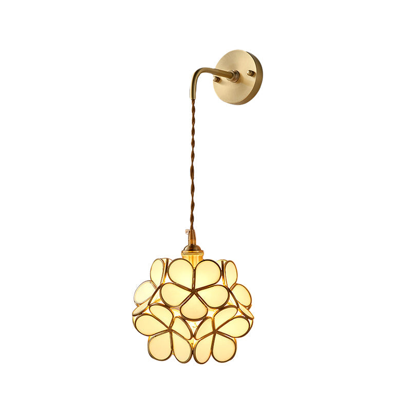 Frendorf | 1 Glühbirne Schlafzimmer Wandschalter Lampe Traditionelle Wandbeleuchtung mit Blumen weiß/rosa/blauem Glas-Schirm