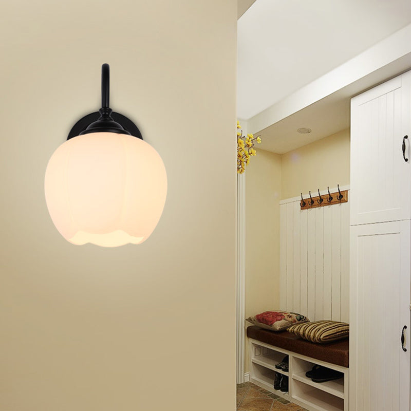Frendorf | 1-Light Blumenknospen Wandleuchte Lampe Landhausstil Weiße Glas Wandbeleuchtung mit Gänsekielarm