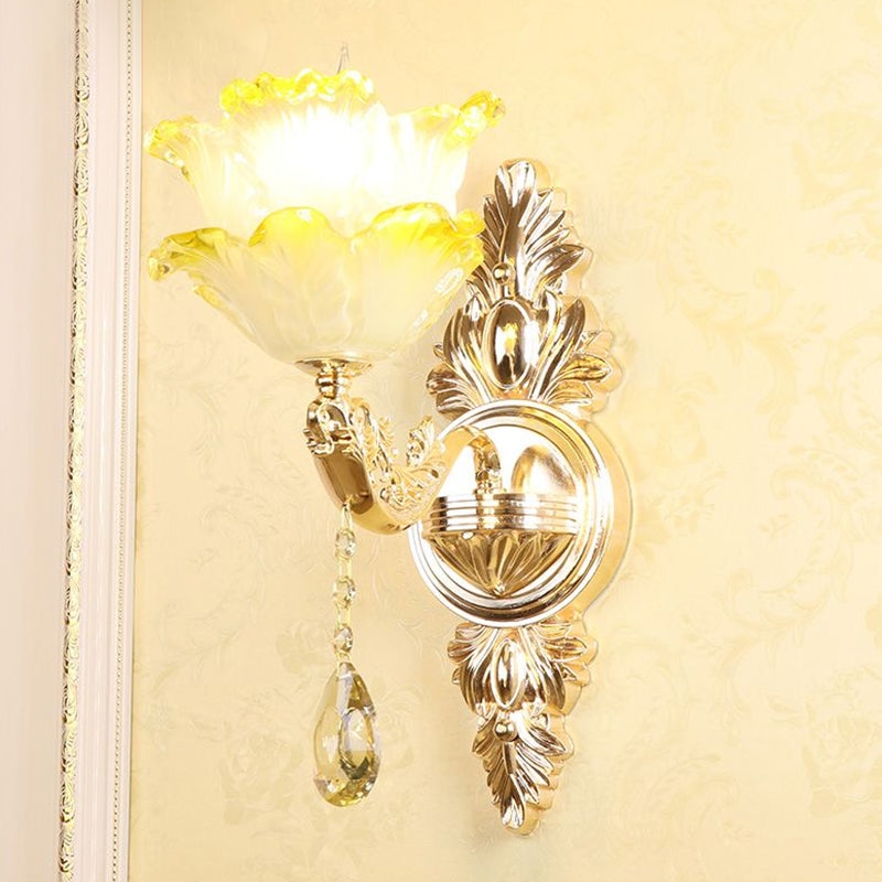 Frendorf | Faux Kerzen Wandleuchte Traditionelle Metall Wandlampe mit Schirm und Kristallanhänger