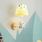 Frendorf | Moderne Wandlampe Reduzierter Schatten Einzel Licht Holz Wandlampe mit Tier für Teen