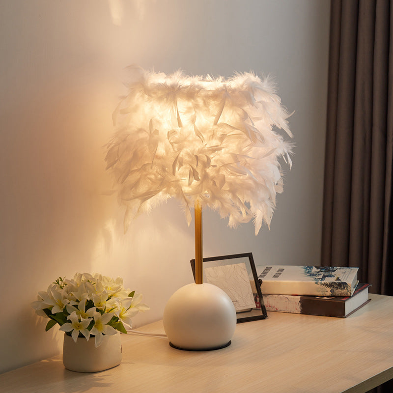 Zylinder Nachttischlampe Nordisch Feder 1-Licht Schlafzimmer Tischlampe mit Kuppelständer