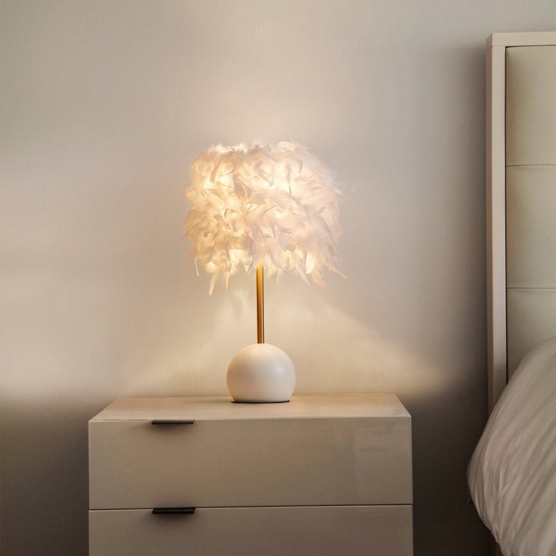 Zylinder Nachttischlampe Nordisch Feder 1-Licht Schlafzimmer Tischlampe mit Kuppelständer