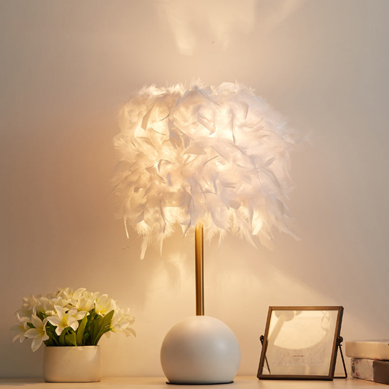 Zylinder Nachttischlampe Nordisch Feder 1-Licht Schlafzimmer Tischlampe mit Kuppelständer