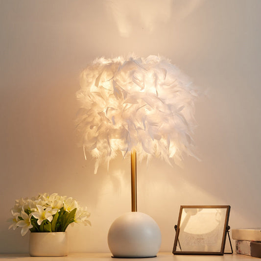 Zylinder Nachttischlampe Nordisch Feder 1-Licht Schlafzimmer Tischlampe mit Kuppelständer