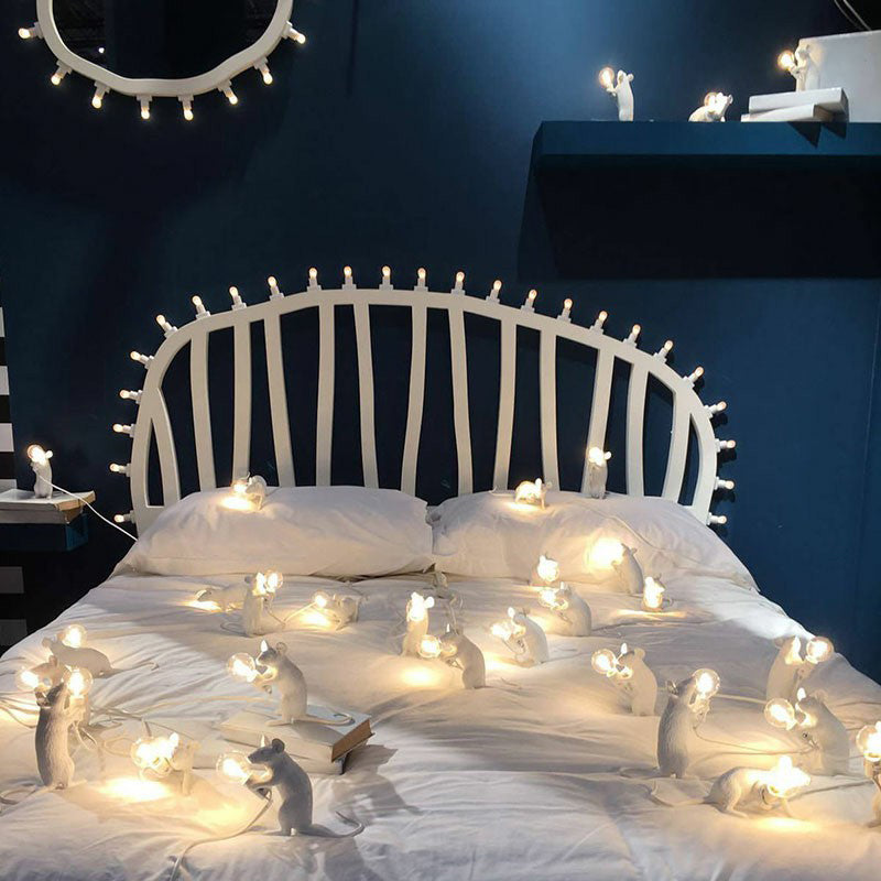 Harzrat-förmige Tischlampe Kreative 1-Licht Nachtbeleuchtung mit Bare Bulb Design