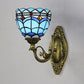 Frendorf | Nautische Wandlamp mit Kuppel/Schwalbenschwanzform Buntglas 1 Licht Wandmontage Licht in Blau