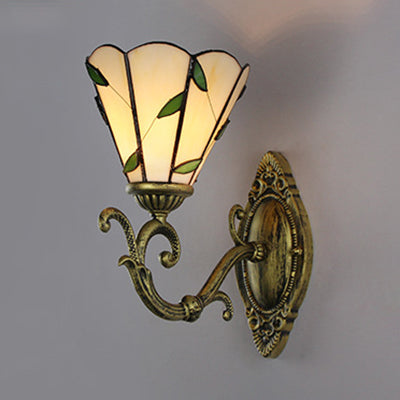 Frendorf | Conic Wandleuchte mit Buntglas 1 Kopf Vintage Wandbeleuchtung in Weiß/Grün für Flur