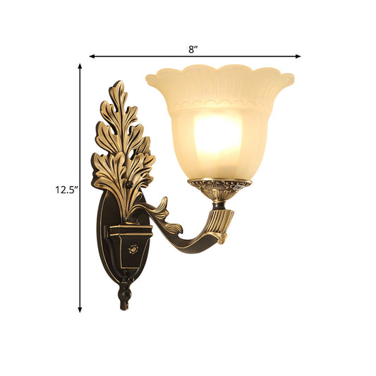 Frendorf | 1/2-Licht Wande scone Traditionelle Blüte Frosted Glas Scone Licht mit geschwungenem Arm in Schwarz für Flur