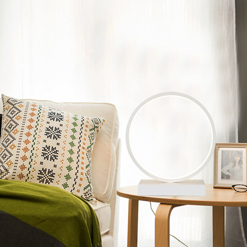 Simplicity Circle LED Nachttischlampe Metall Schlafzimmer Tischlampe mit rechteckigem Sockel
