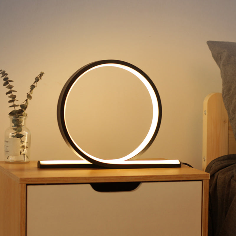 C-förmige Aluminium Nachttischlampe Minimalistischer Stil LED Tischbeleuchtung mit Dimmer-Schalter