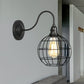 Frendorf | Industrielle Globe/Träne Käfig Wand Sconce Metall 1 Glühbirne Metallische Wandbeleuchtung mit Schwanenhalsarm in Schwarz