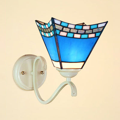 Frendorf | Nautical Glas-in-lood Koepel / Swallow-Tail Wandmontage Licht 1 Licht Binnenwand Sconce Licht in Wit