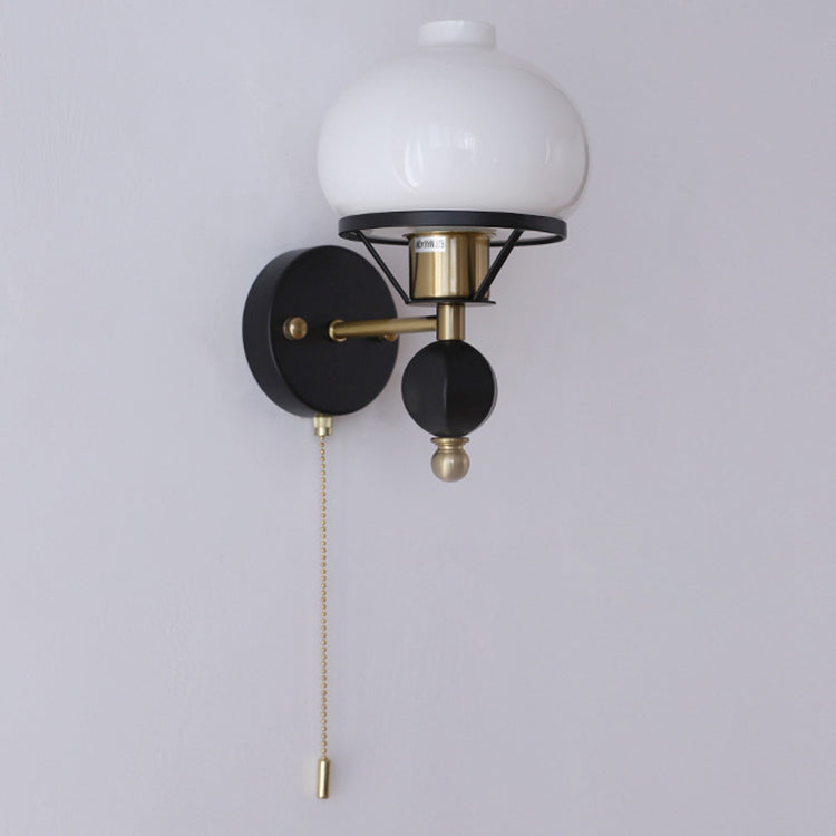 Frendorf | GeoLuxe Französische Geometrische Wandlampe | Eisen & Glas | 1-Licht Design für Wohnzimmer