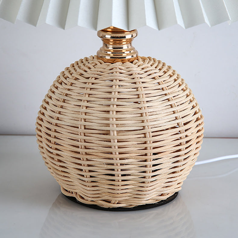 Frendorf | RattaLume Nordic LED Tischlampe | Geflochtenes Rattan & Faltstoffschirm | Stimmungslicht | Deko fürs Schlafzimmer