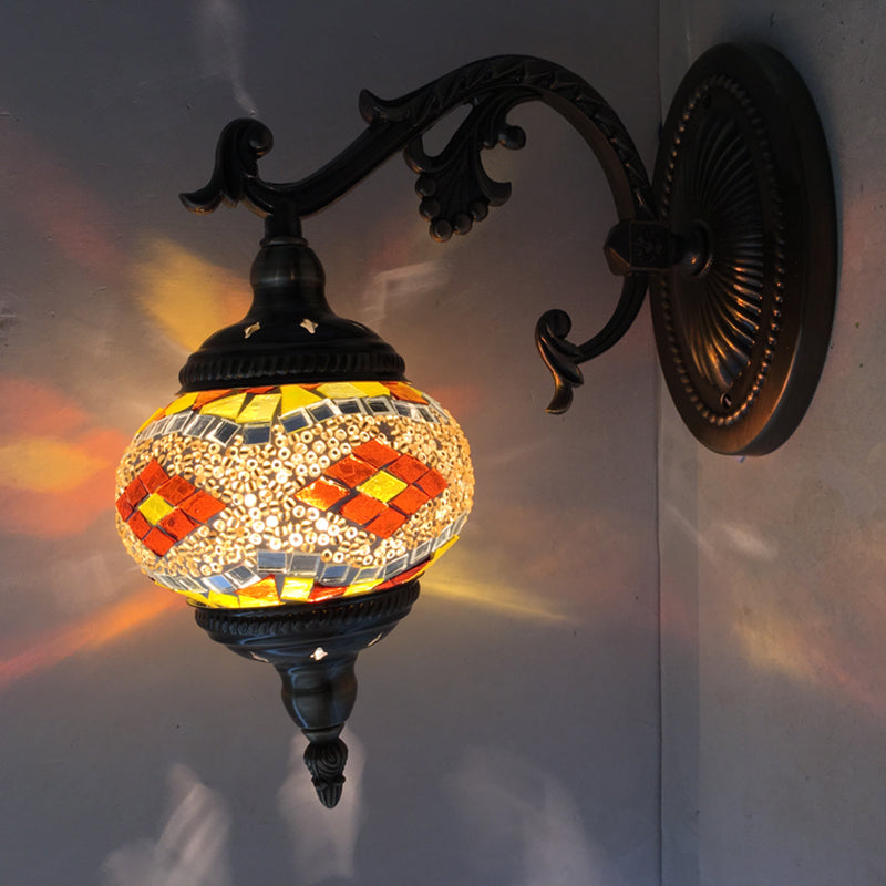 Frendorf | Gekromde Arm Wandlamp Traditionary Metaal 1 Kop Bruin Muur Gemonteerde Lamp met Bal Geel/Groen Glazen Kap voor Balkon