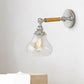 Frendorf | Wood One Light Wandleuchte Vintage Klar Glas Pear Beleuchtungseinrichtung für Wohnzimmer, 8"/4"/6" L Holzarm