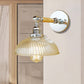 Frendorf | Gewölbte Wohnraum Wandlichtarmatur Antik Stilvolle Rippenglas 1 Licht Klare Wandlampe für Flur, 8"/4"/6" L Holzarm