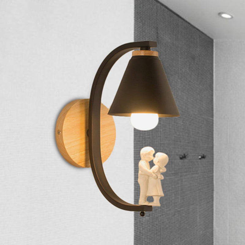 Romantische Kegelshade-Wandlampe mit Paar Metall 1 Glühbirne Wandleuchte für das Arbeitszimmer